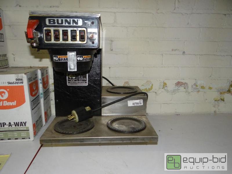 lot 1469 image: Bunn commercial coffee brewer with 3 pot warm...
