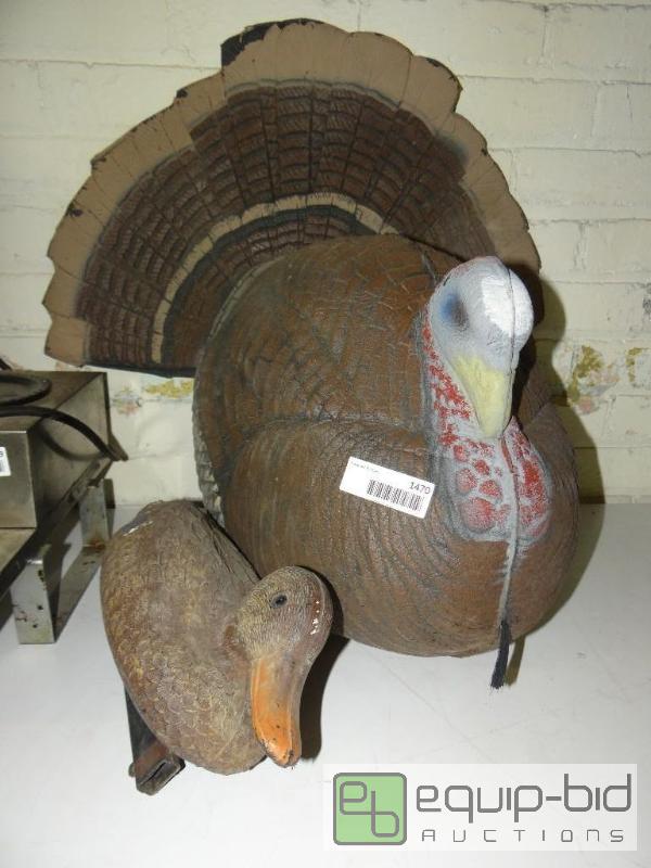lot 1470 image: Turkey decoy and duck decoy....