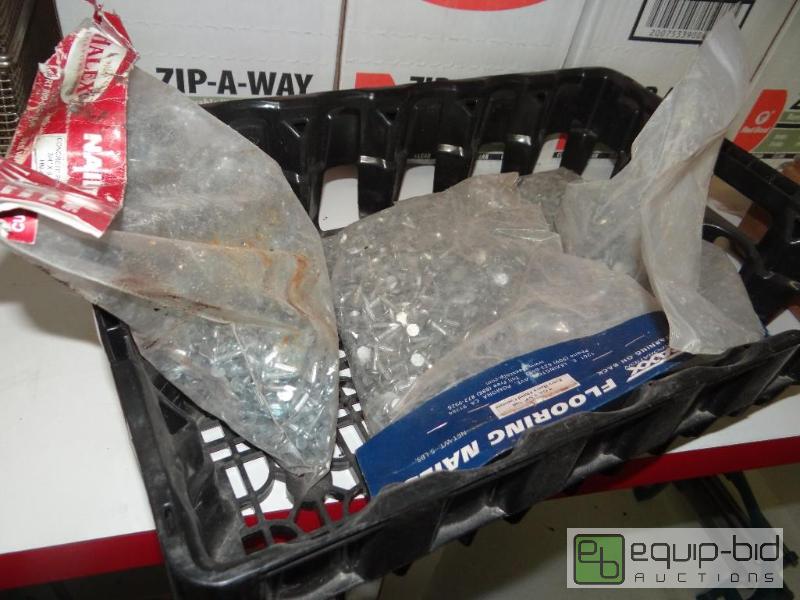 lot 1476 image: Box of 12&quot x 6&quot lag screws and 4 b...