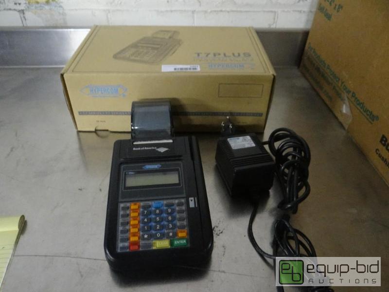 lot 1493 image: Hypercom T7 Plus credit card machine with bui...