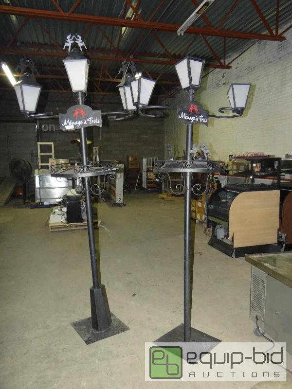 lot 1508 image: Lot of 2 neat looking retail displays with sh...