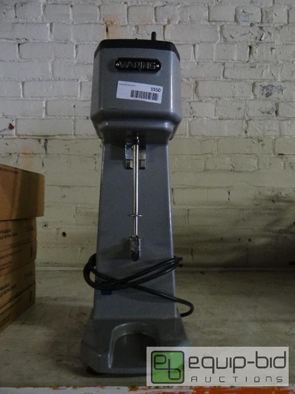 lot 1550 image: Waring commercial drink mixershaker machine....