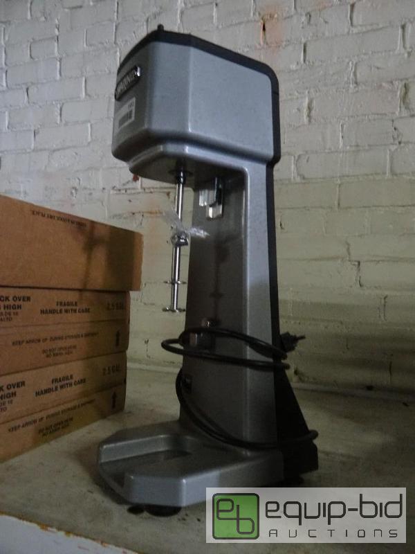 lot 1551 image: Waring commercial drink mixershaker machine....