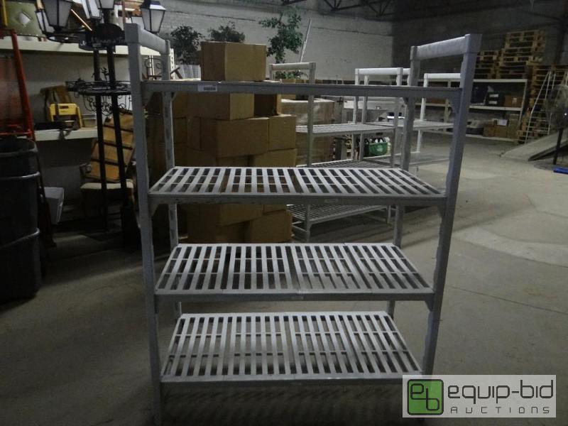 lot 1566 image: Cambro commercial heavy duty plastic metro st...