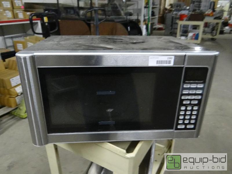 lot 1592 image: Hamilton Beach stainless steel microwave. 1,0...