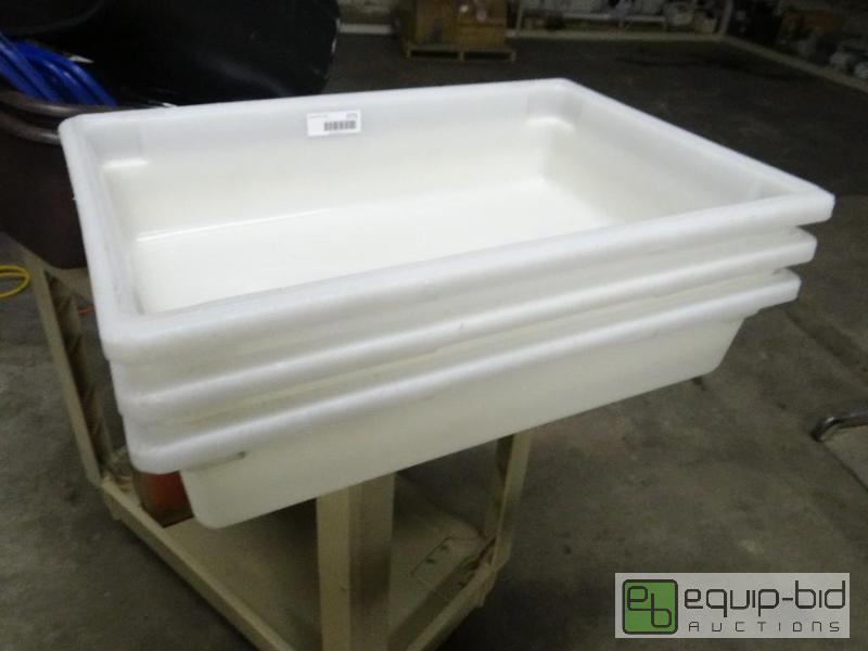 lot 1771 image: Lot of 3 large plastic containers. 26&quot x...