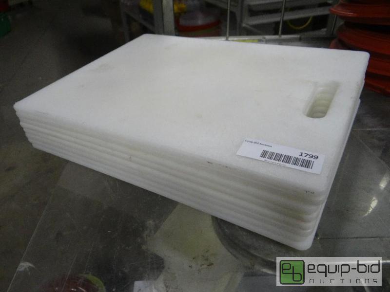 lot 1799 image: Lot of 8 cutting boards with handles.  14&quo...