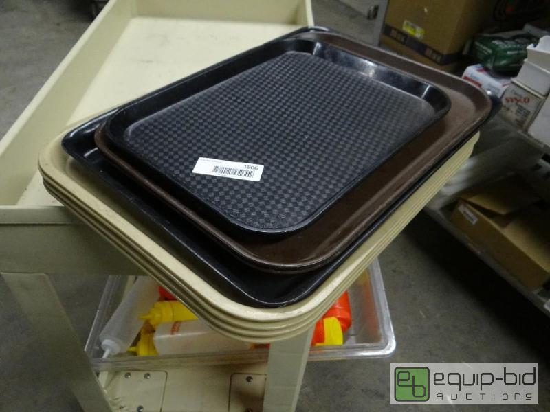 lot 1806 image: Lot of 8 various size trays....
