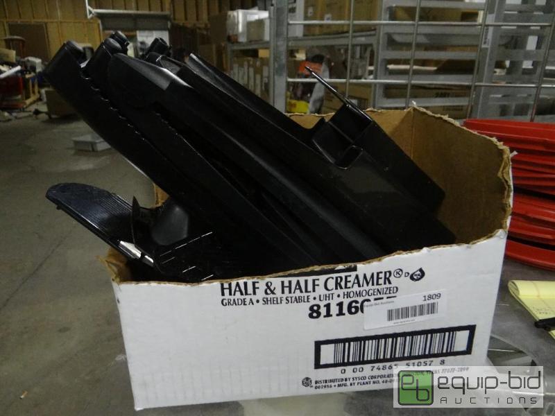 lot 1809 image: Lot of 2 mandolin slicers....