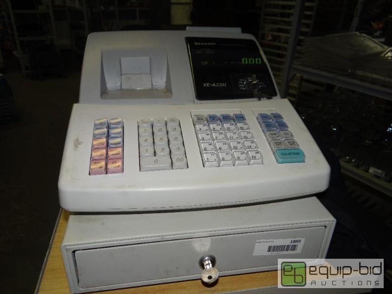 lot 1869 image: Sharp XE-A22H cash register with keys. Workin...