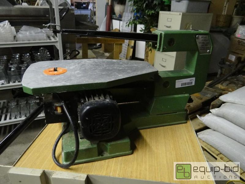 lot 1871 image: 16&quot scroll saw. Works as should. Needs b...