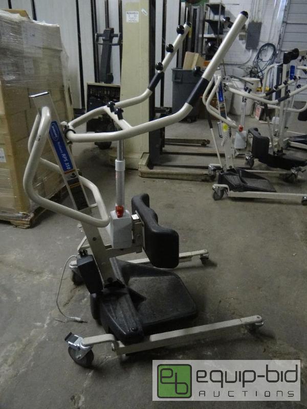 lot 1878 image: Invacare Reliant RPS 350 stand up lift.  Come...