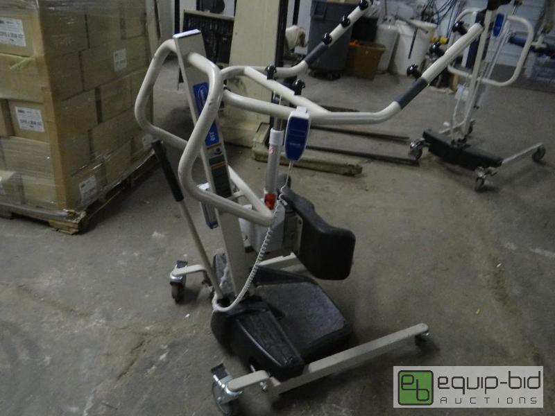 lot 1880 image: Invacare Reliant RPS 350 stand up lift.  Come...