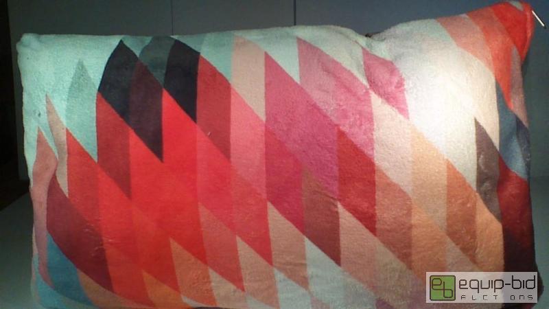 lot 7413 image: DENY Premium Custom Pet BedPillow     Reta...