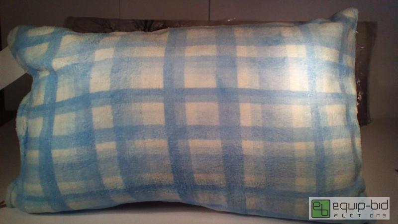 lot 7415 image: DENY Premium Custom Pet BedPillow     Reta...