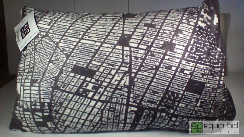 lot 7417 image: DENY Premium Custom Pet BedPillow     Reta...