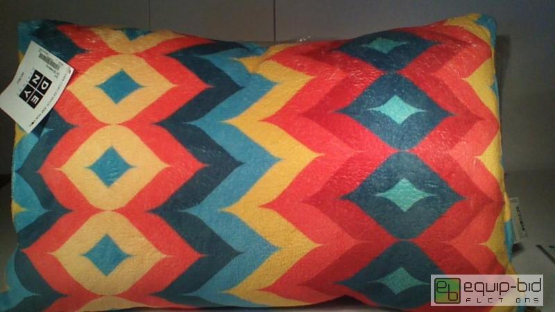 lot 7418 image: DENY Premium Custom Pet BedPillow     Reta...