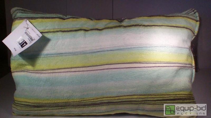 lot 7422 image: DENY Premium Custom Pet BedPillow     Reta...