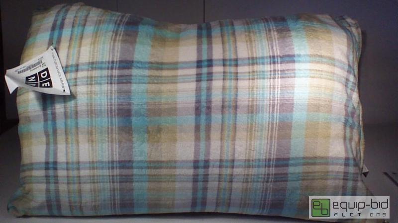 lot 7423 image: DENY Premium Custom Pet BedPillow     Reta...