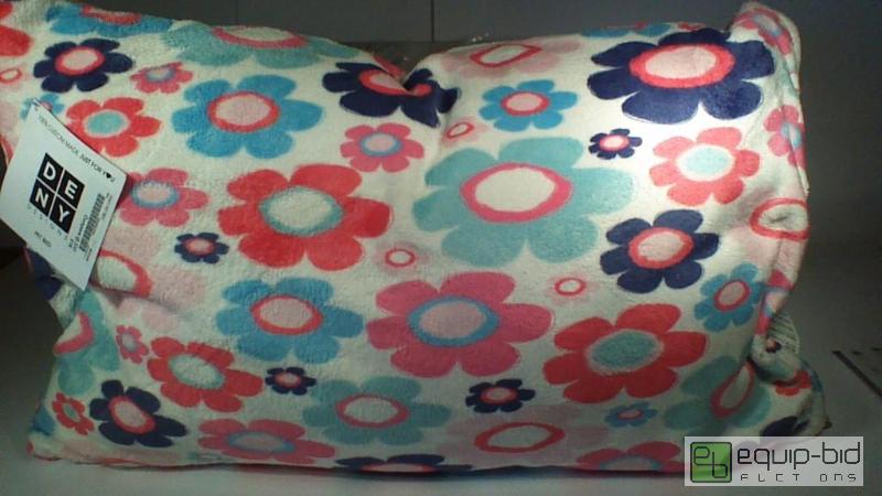 lot 7424 image: DENY Premium Custom Pet BedPillow     Reta...