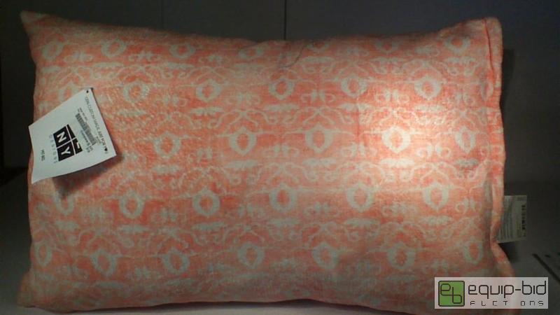lot 7426 image: DENY Premium Custom Pet BedPillow     Reta...