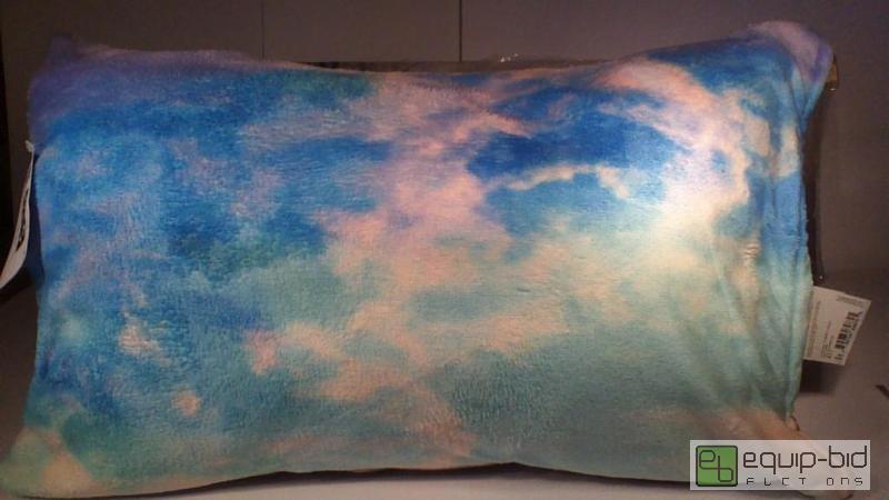 lot 7427 image: DENY Premium Custom Pet BedPillow     Reta...