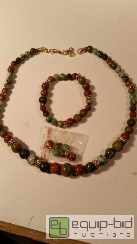 lot 7565 image: Fashion Jewelry     See Pics for detailsin...