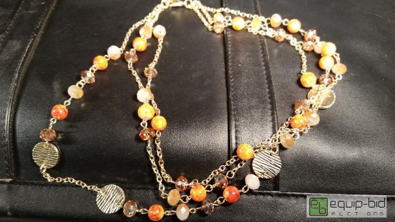 lot 7590 image: Fashion Jewelry     See Pics for detailsin...