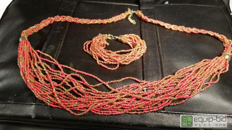 lot 7595 image: Fashion Jewelry     See Pics for detailsin...