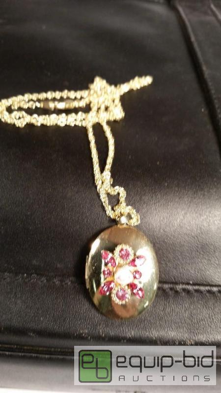 lot 7607 image: Fashion Jewelry     See Pics for detailsin...