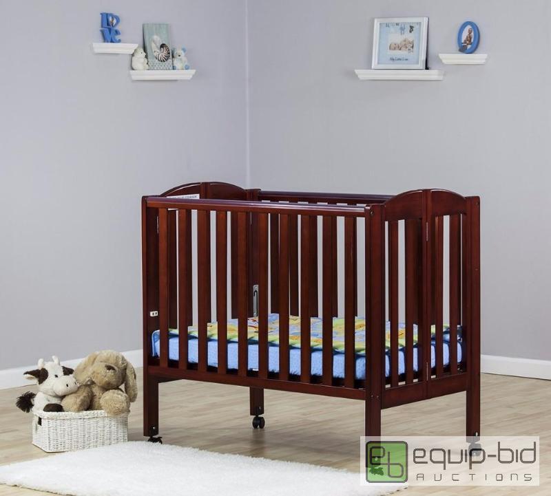 lot 7868 image: Dream On Me 2 in 1 Portable Folding Stationa...