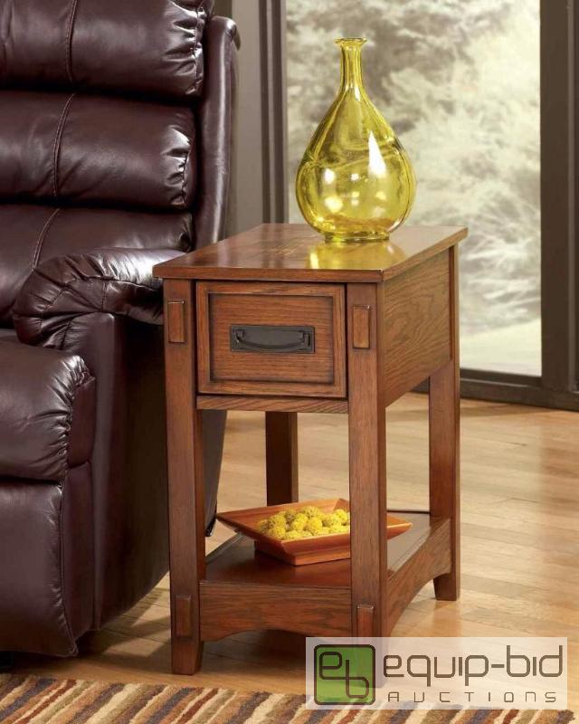 lot 7890 image: Signature Design by Ashley Contemporary Brow...