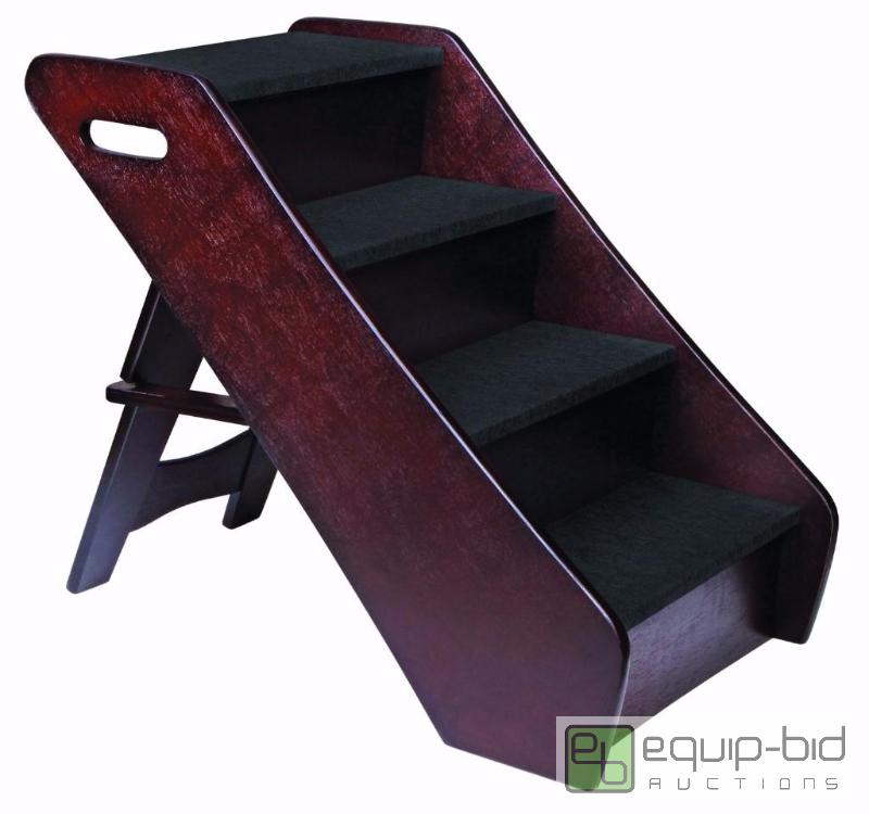 lot 7904 image: Animal Planet Wooden Pet Stairs...