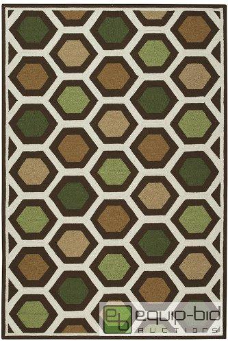 lot 8041 image: Honeycomb 8 SQUARE. GREEN. Handtufted 50% P...