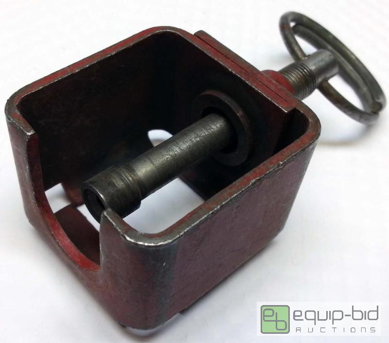 lot 42100 image: Single AR-15 M16 AK47 Blank Firing Adaptor fo...