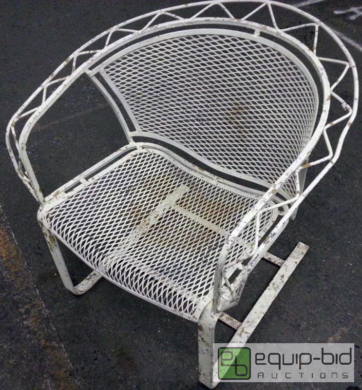 lot 42103 image: Spring steel frame legs and has a good bounce...