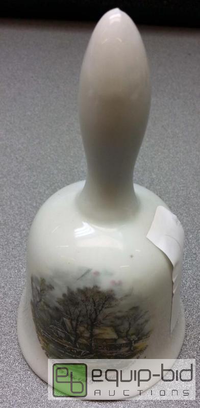 lot 42120 image: Collectable seasonable bell #1...