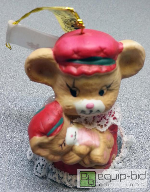 lot 42122 image: Collectable seasonable bell #3...