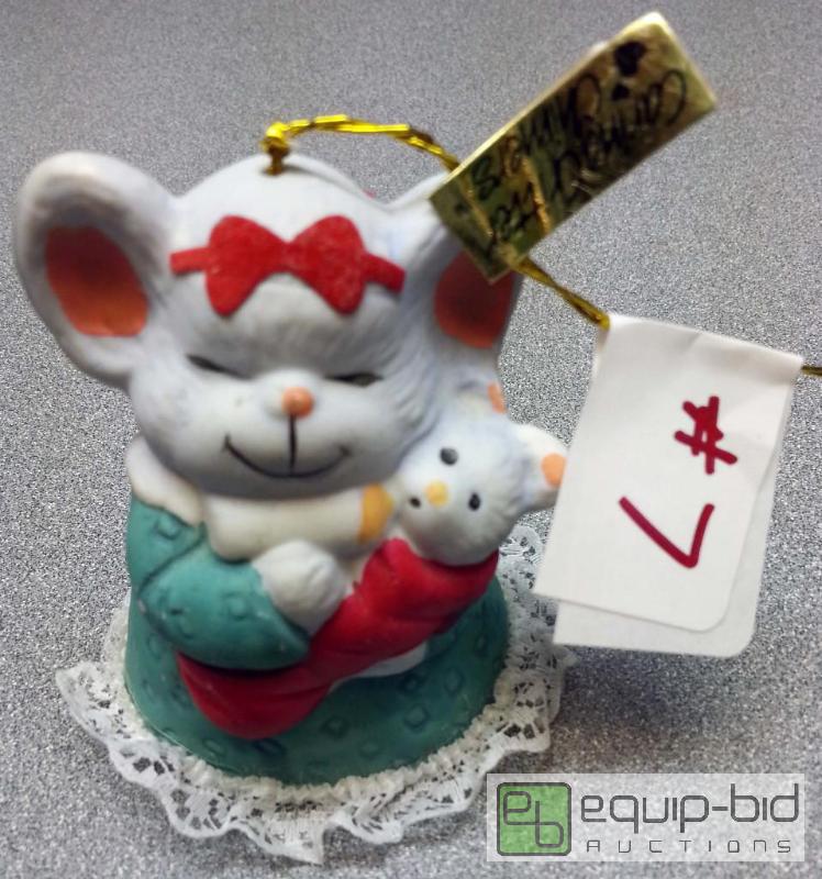 lot 42126 image: Collectable seasonable bell #7...