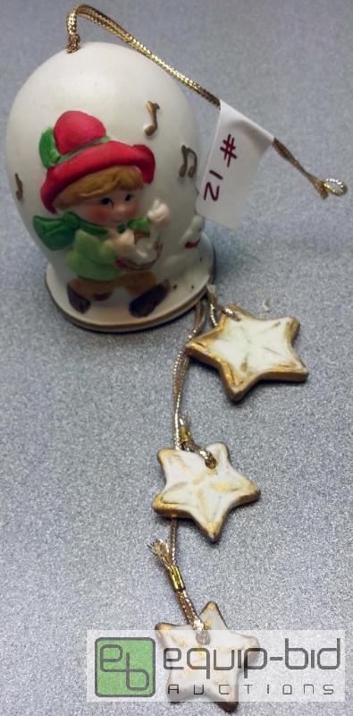 lot 42131 image: Collectable seasonable bell #12...