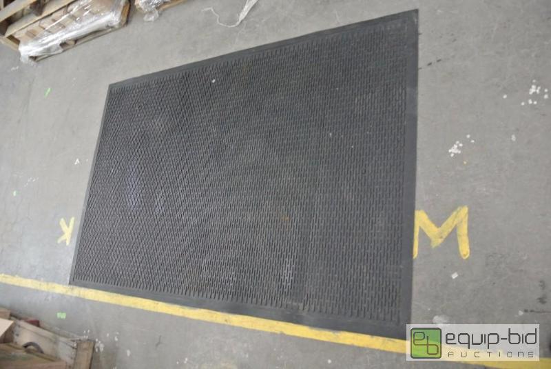 lot 1012 image: Large Rubber Mat   68x45in ...