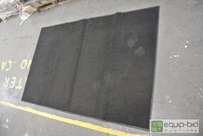 lot 1016 image: 4x6ft High Traffic Rug...