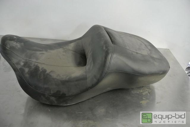 lot 139 image: Harley Davidson Motorcycle Seat   RDW-9261-0...