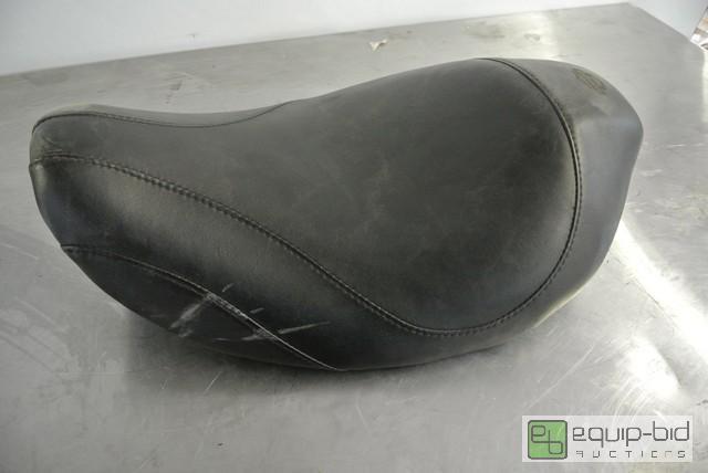 lot 142 image: Harley Davidson Motorcycle Seat   RDW-9261-0...
