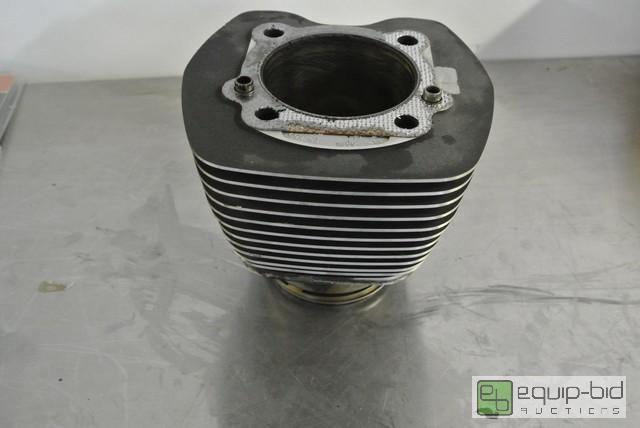 lot 181 image: Set of Stock Twin Cam 88 Cylinder Jugs with P...