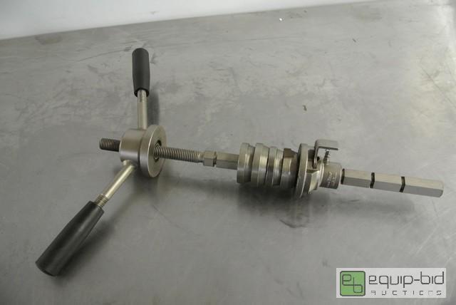 lot 242 image: Park Tool HHP-2 Bearing Cup PressAll items mu...