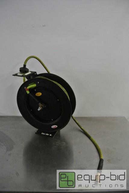 lot 72 image: Pneumatic Hose Reel 38inch hoseAll items mus...