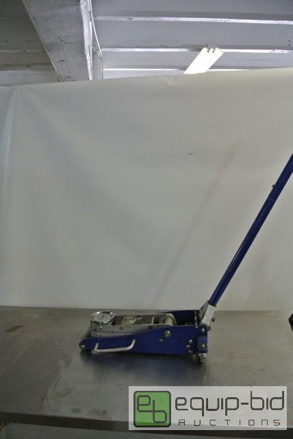 lot 81 image: US General Low Profile Car JackAll items must...