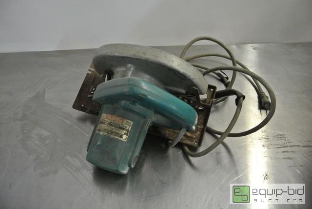 lot 95 image: Makita Circular SawAll items must be removed ...