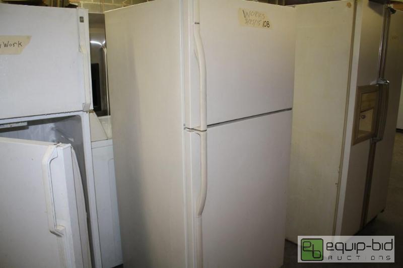 lot 008 image: Kenmore Refrigerator Model #106.78867891...
